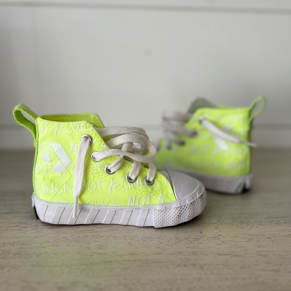 Neon green and white high top converse baby shoes size 5 - Picture 10 of 14